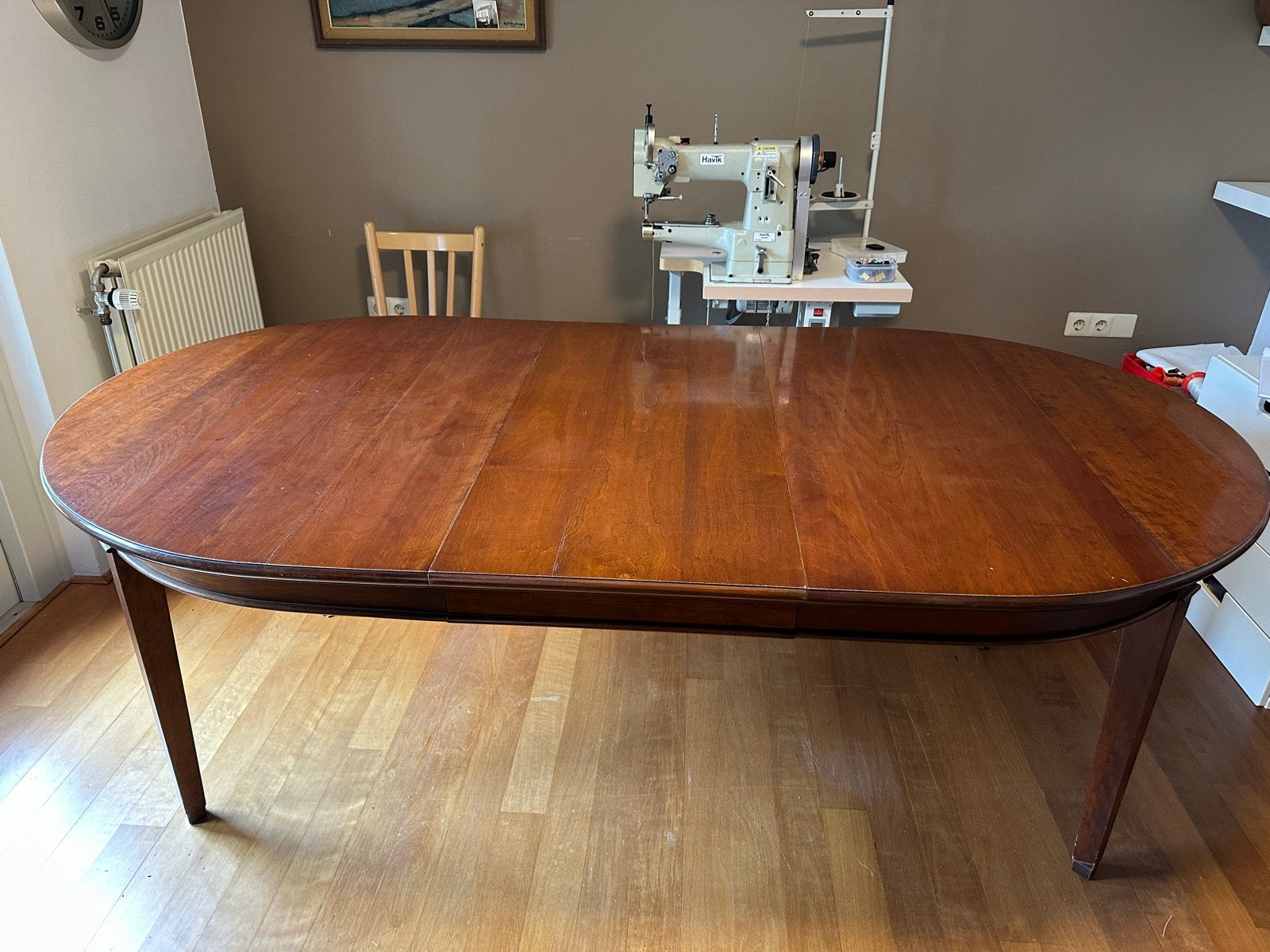 Uitschuifbare eettafel van massief kersenhout, Ophalen