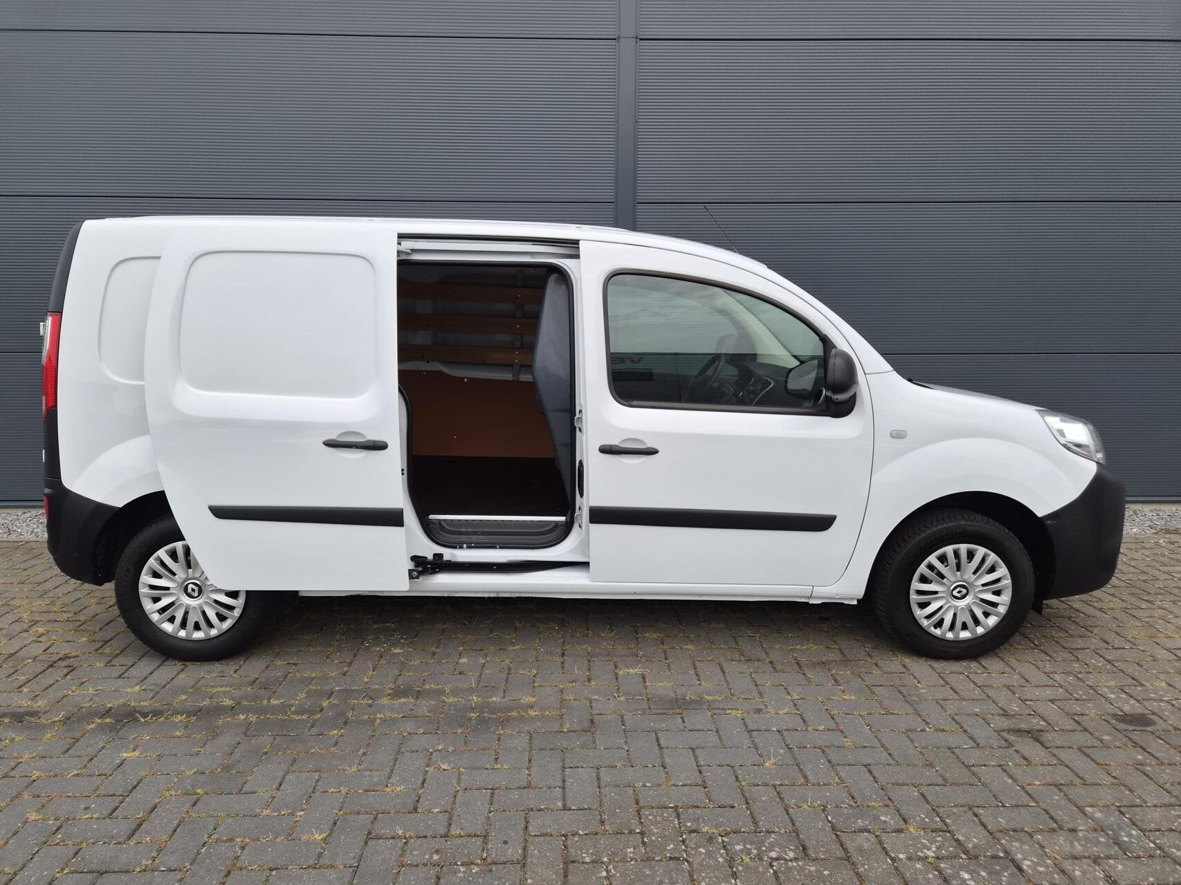 Renault Kangoo 1.5 dCi Maxi Airco Navi 100% onderh Lage km, Auto's, Gebruikt, Euro 6, Renault, Navigatiesysteem