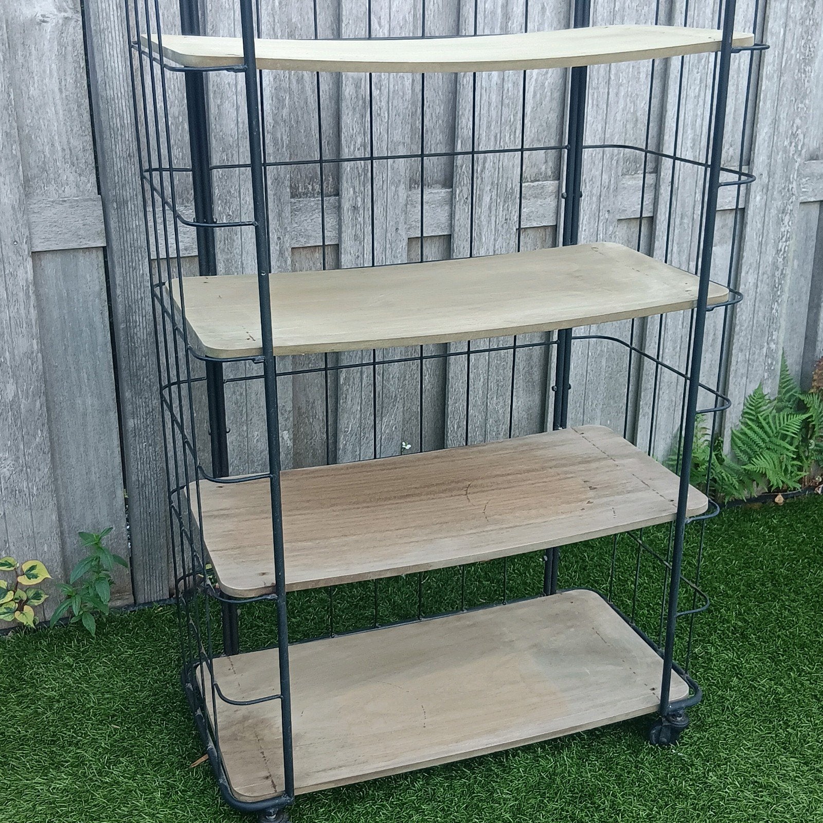Industriële trolley met 4 houten planken op wielen, Ophalen, Gebruikt