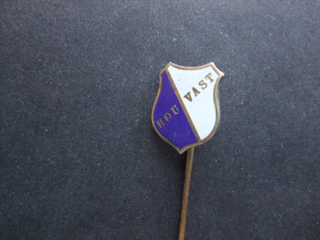 Chr. voetbalvereniging Hou Vast IJsselmonde (Rotterdam), Verzamelen, Speldjes, Pins en Buttons, Ophalen of Verzenden, Gebruikt