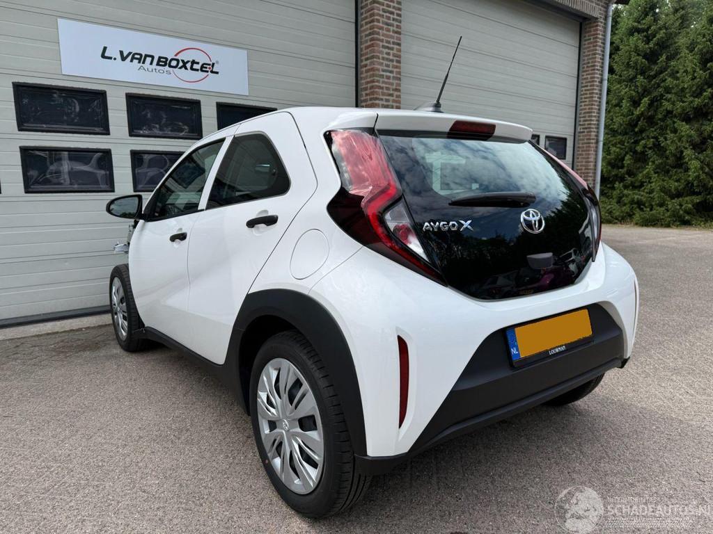 Toyota Aygo X 1.0 VVT-i MT Airco Cruise 13964 Km NAP !, Overige carrosserieën, Handgeschakeld, Toyota, Benzine