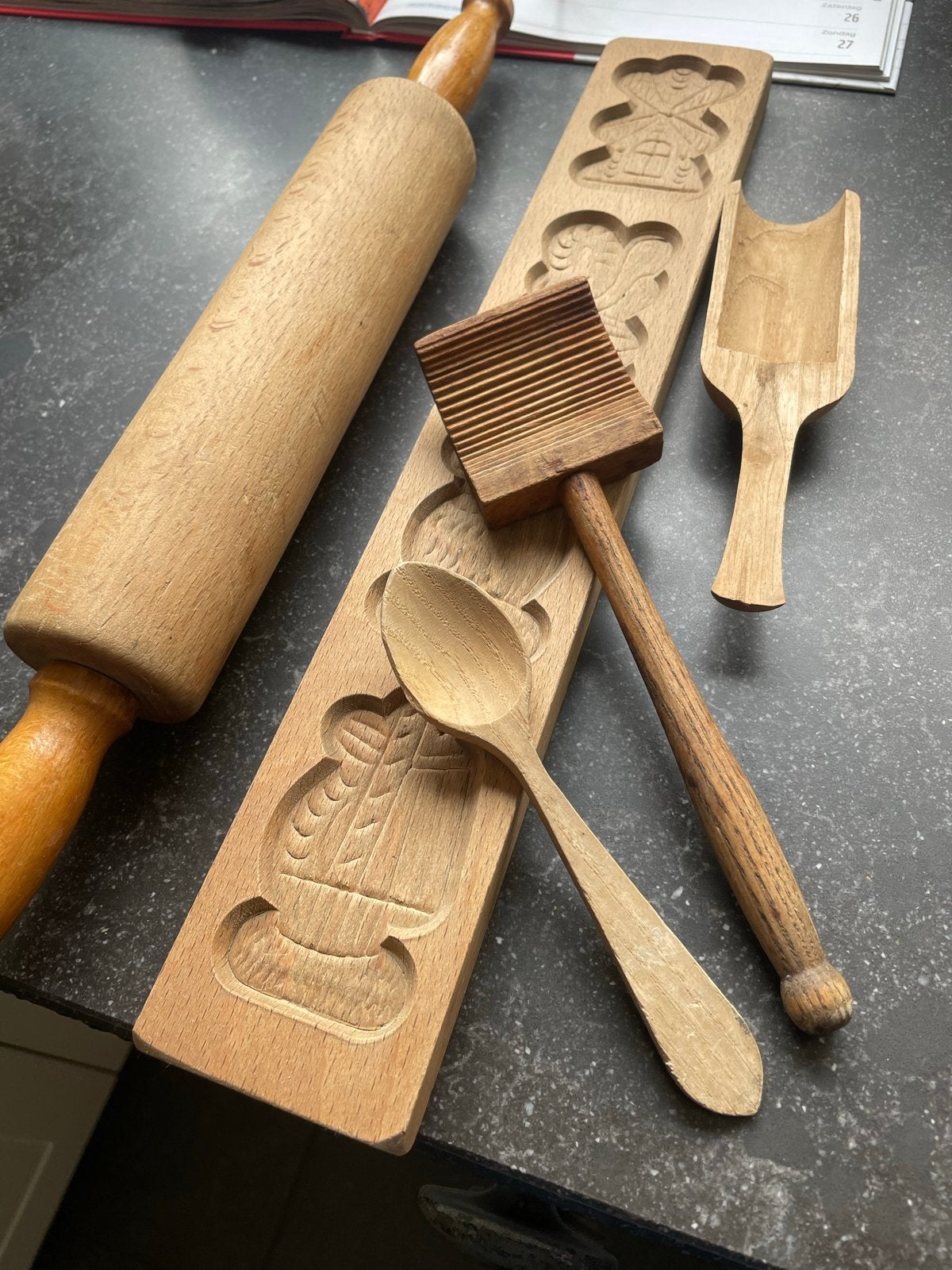 Antieke Houten Keukenhulpjes: Speculaasplank, Deegroller, Bo, Ophalen of Verzenden