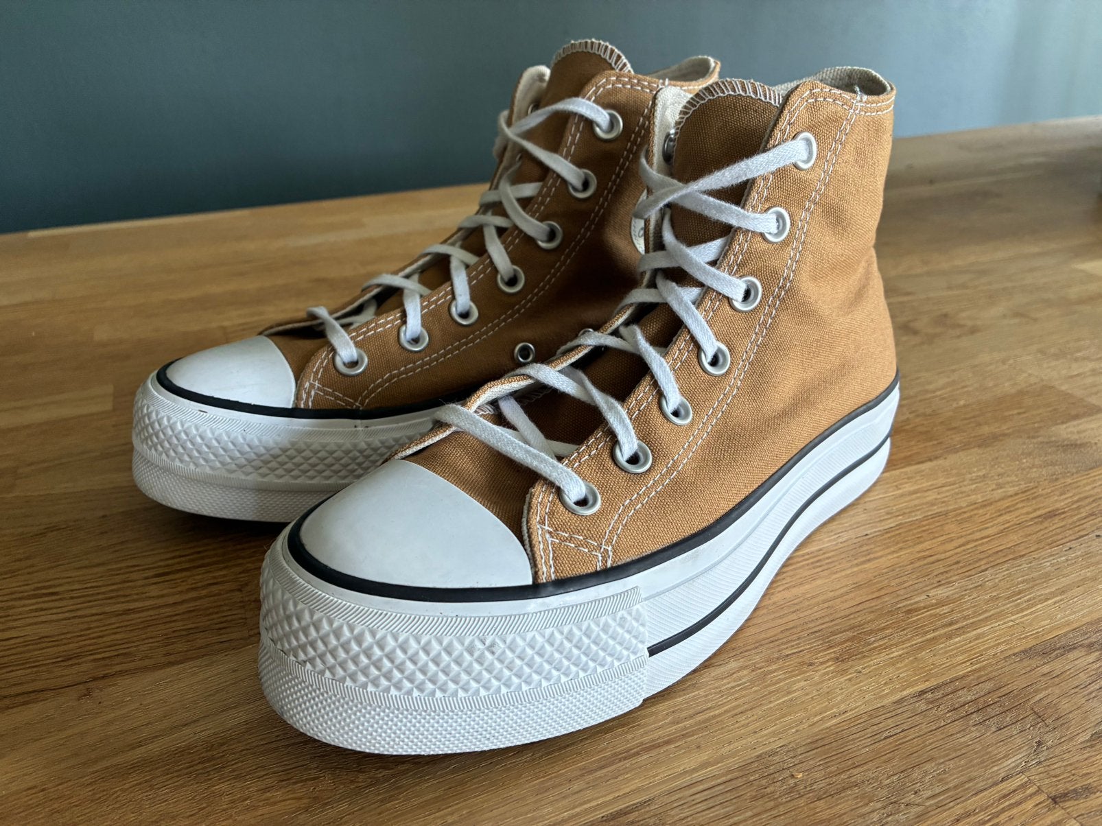 Zgan Converse All Stars maat 37,5 in camelbruin, Ophalen of Verzenden, Zo goed als nieuw