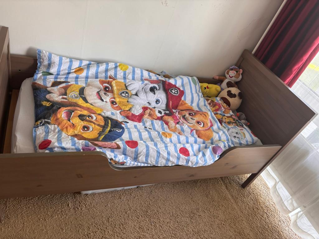 Gratis peuterbed, Kinderen en Baby's, Kinderkamer | Bedden, Ophalen, Gebruikt, 70 tot 85 cm, 140 tot 160 cm