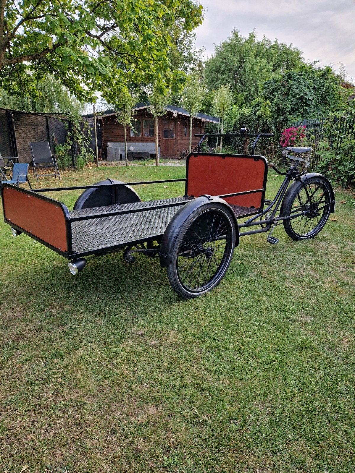 antieke bakfiets met unieke lage bak, 4 kinderen of meer, Zo goed als nieuw, Trommelrem, Ophalen