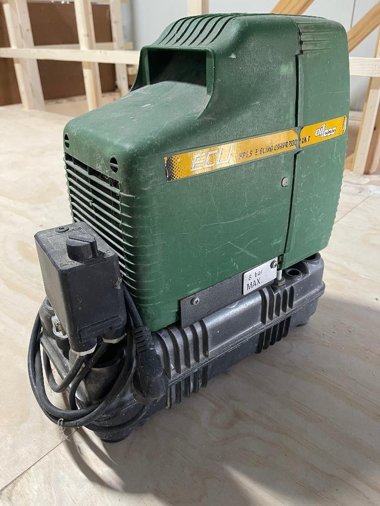 ECU compressor, Doe-het-zelf en Verbouw, Compressors, Gebruikt, 6 tot 10 bar, Ophalen of Verzenden, Minder dan 200 liter/min