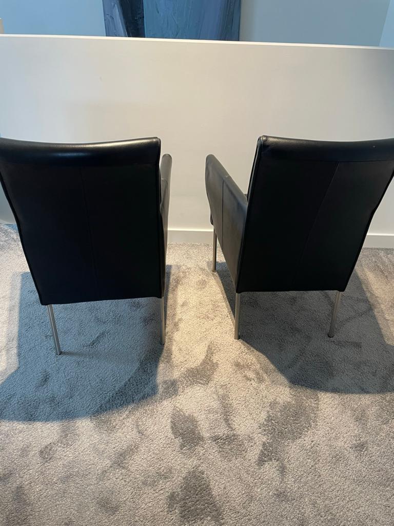 2x Zwarte Leren Fauteuils - Diep 45, Breed 59, Hoog 88 cm, Huis en Inrichting, Fauteuils, Ophalen, Gebruikt, Minder dan 75 cm