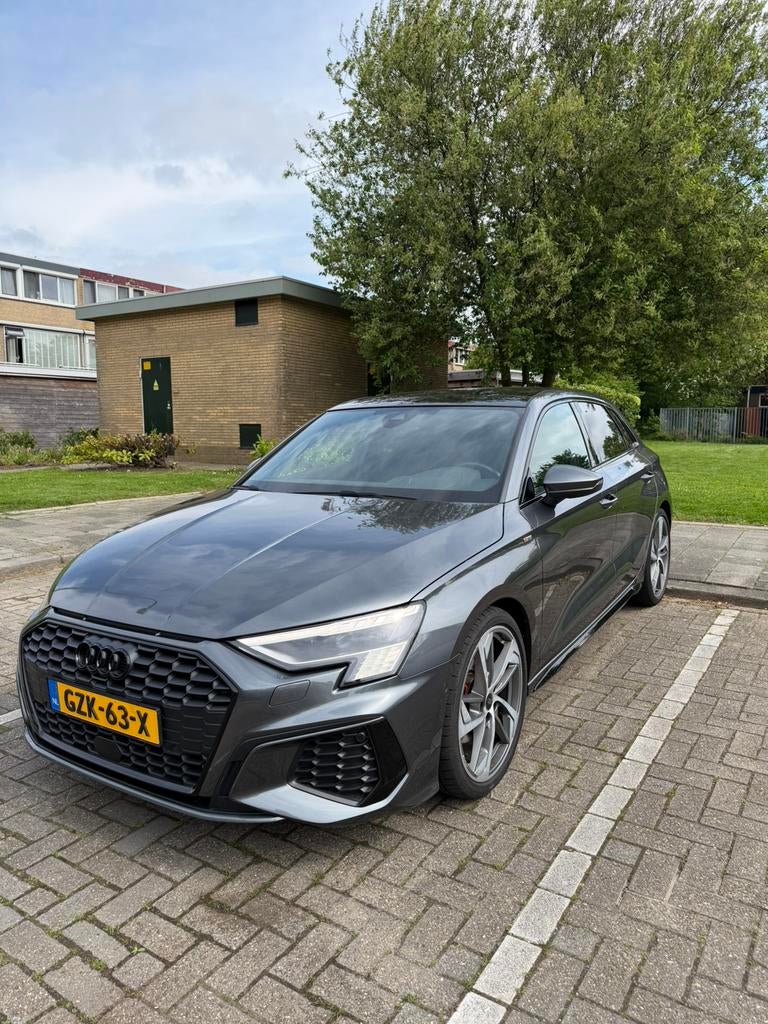 Audi A3 Sportback 35 TFSI 1.5 turbo 2020, 4 cilinders, Leder en Stof, Parkeerassistent, Particulier