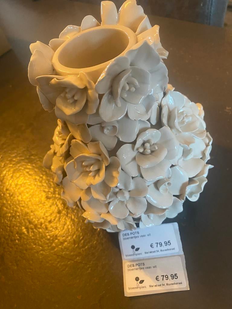Witte Bloemenvaas Keramiek - DES POTS, Huis en Inrichting, Woonaccessoires | Kransen, Ophalen of Verzenden, Nieuw