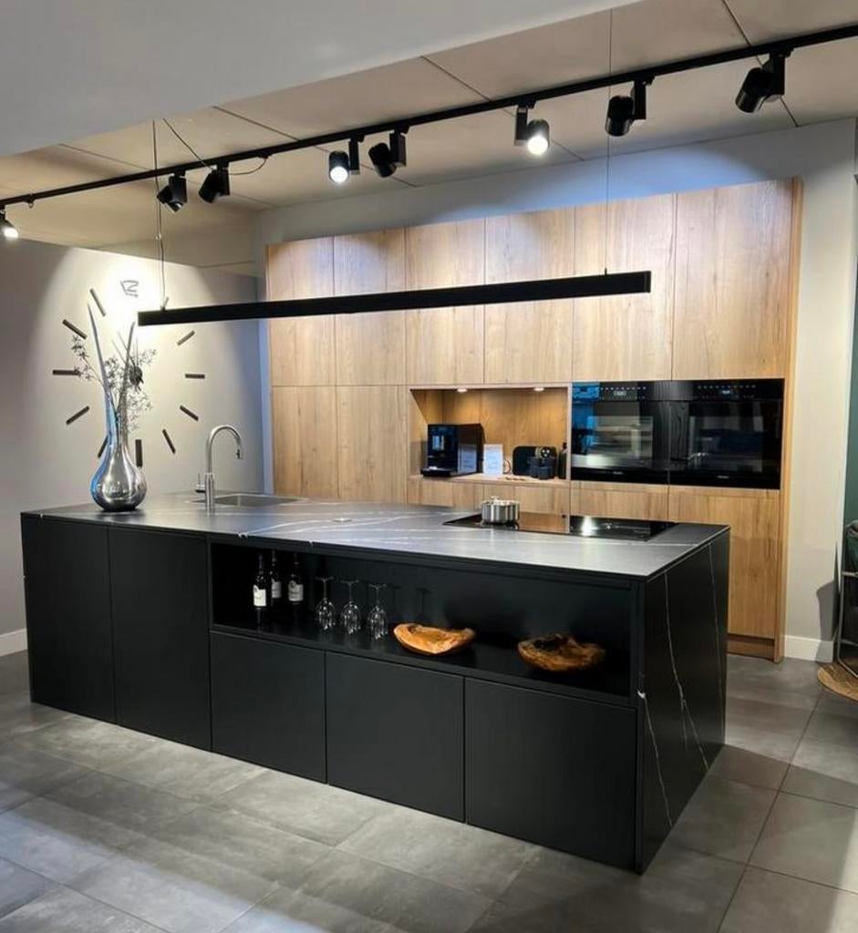 Uitverkoop diverse luxe showroom keukens, Huis en Inrichting, Keuken | Complete keukens, Ophalen, Nieuw