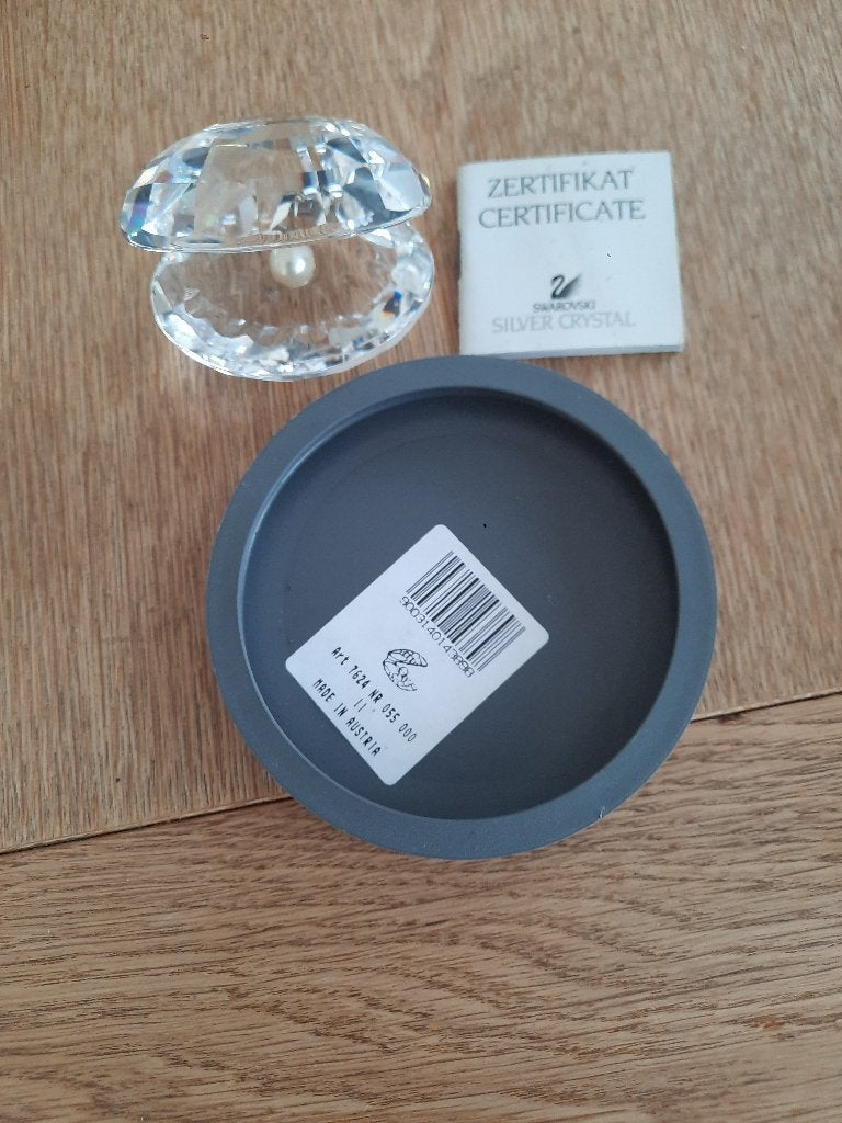 Swarovski. Oester met parel in box. 7624 055 000, Verzamelen, Swarovski, Ophalen of Verzenden, Zo goed als nieuw, Figuurtje