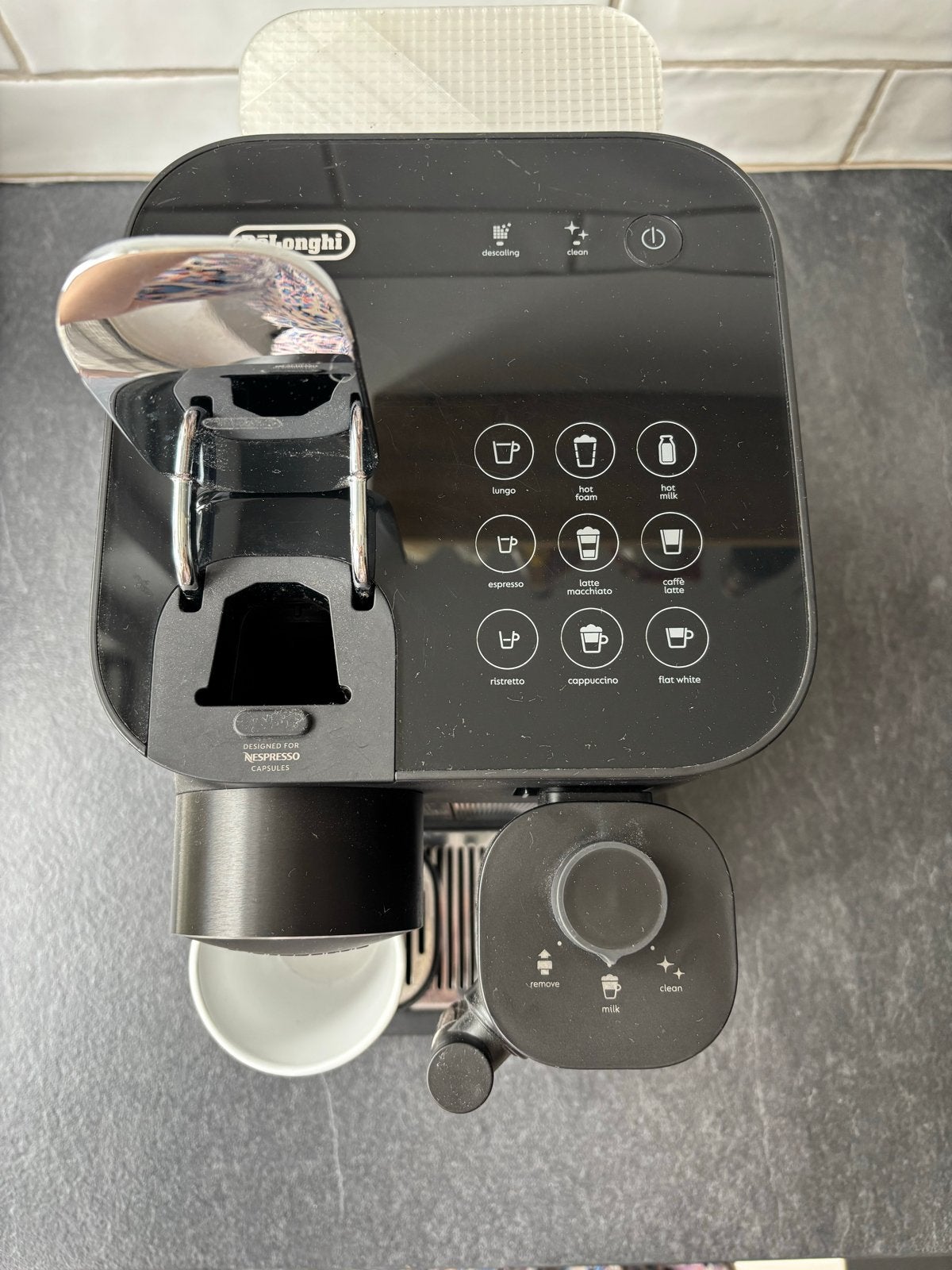 Foto 3 van Nespresso Delonghi Koffiemachine voor cupjes- Nette Staat