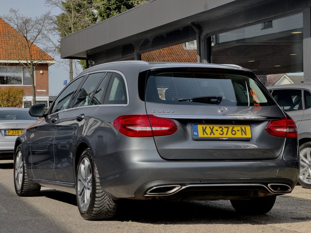 Mercedes-Benz C-Klasse Estate 350 e AUT7 EDITION LEDER NAVI, Auto's, Mercedes-Benz, Automaat, Achterwielaandrijving, Gebruikt