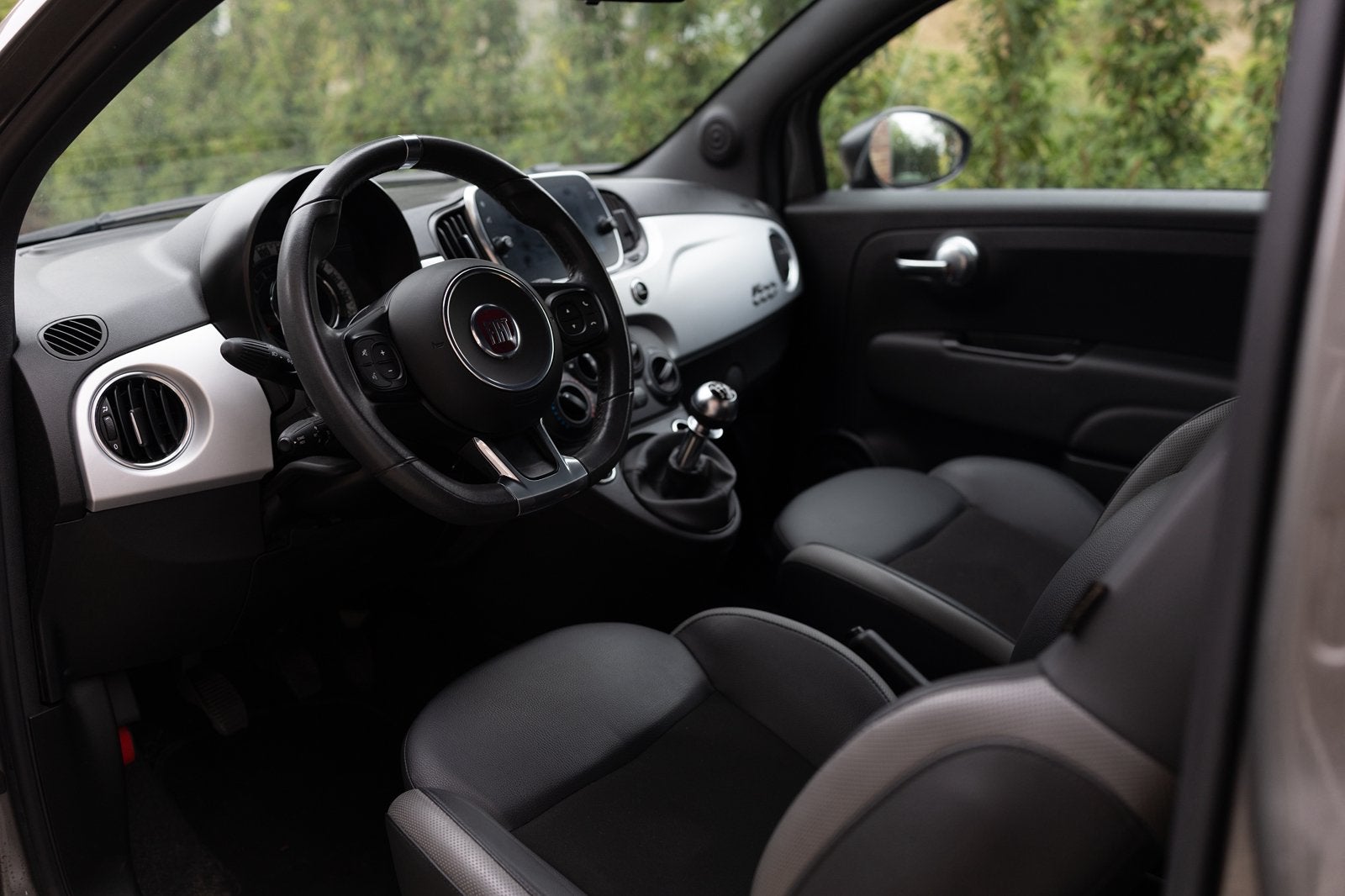 Fiat 500 1.0 Hybrid Sport | CarPlay | Cruise control, Auto's, Voorwielaandrijving, 40 €/maand, Zwart, 4 stoelen