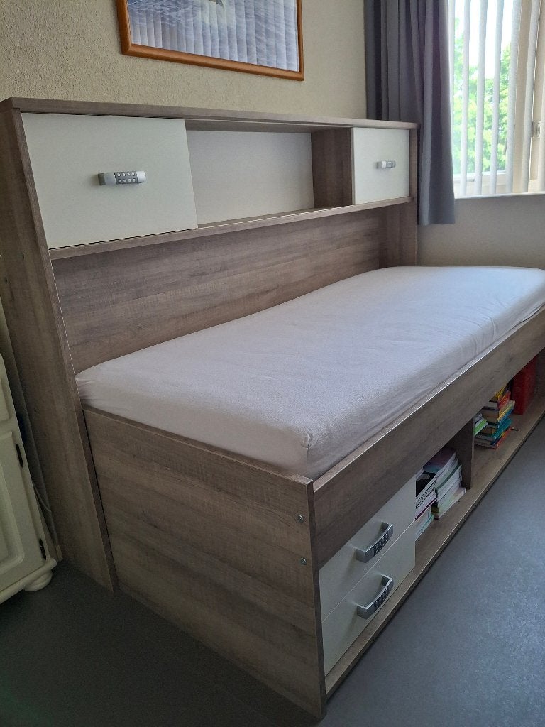 Kajuitbed, Ophalen, 85 tot 100 cm, Zo goed als nieuw, Matras