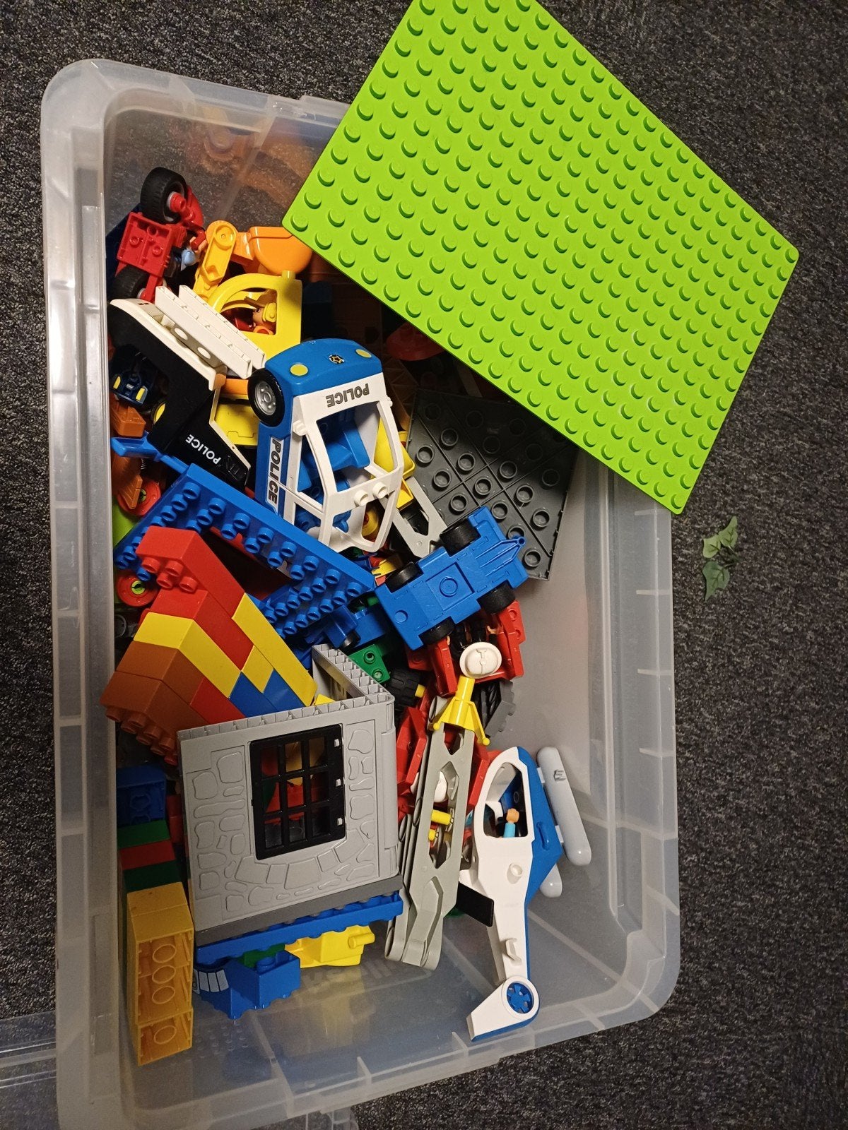 Grote partij Duplo met voertuigen en grondplaten, Gebruikt, Ophalen of Verzenden, Inclusief minifiguren, Duplo