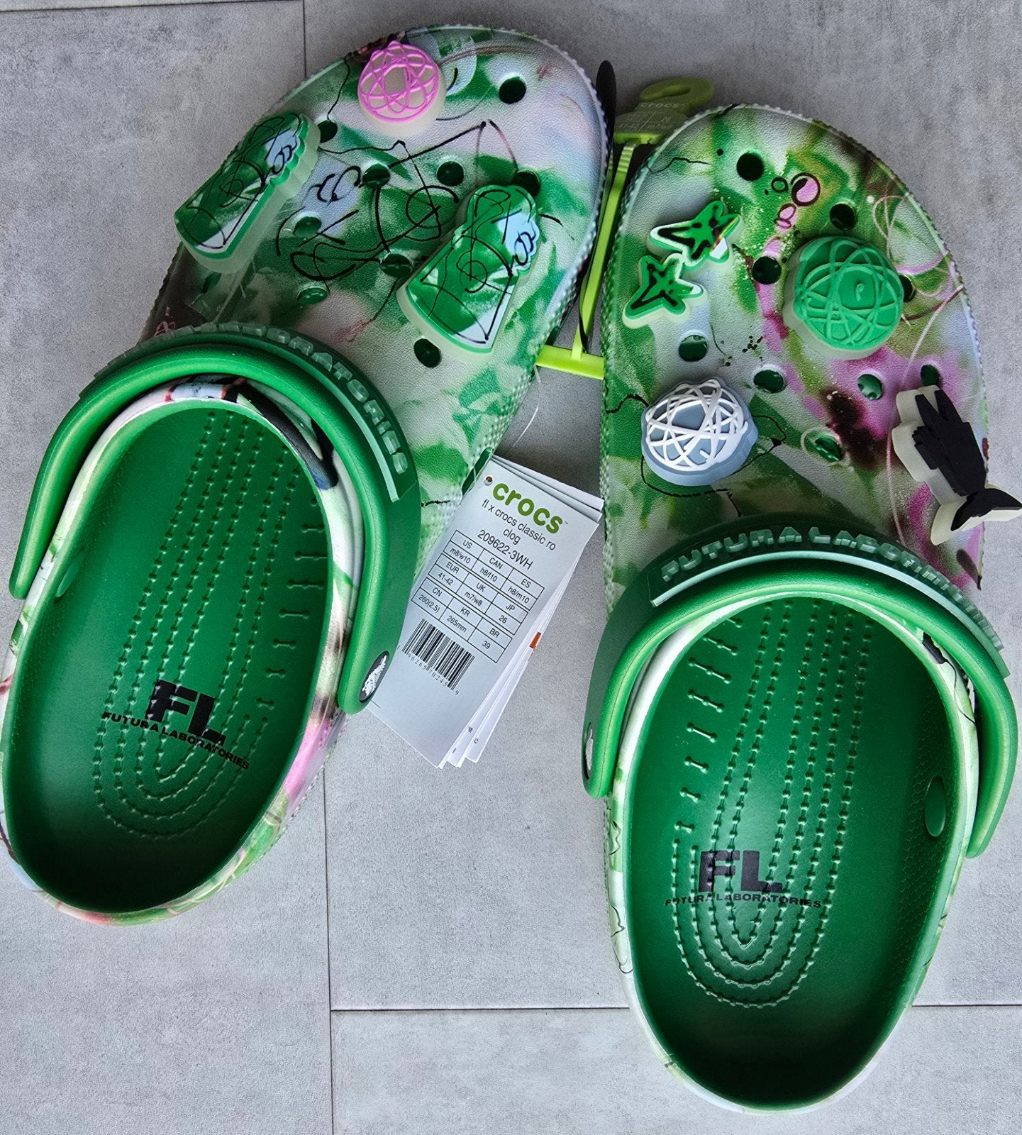 Crocs x Futura Lab Classic Clog "Green Ivy" EU 41 - 42
€ 150, Kleding | Heren, Schoenen, Ophalen of Verzenden, Nieuw