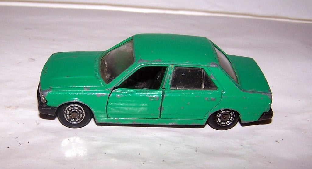 Norev No.897 vintage Peugeot 305 model. 1/43. Izgs., Ophalen of Verzenden, Zo goed als nieuw, Auto, Norev