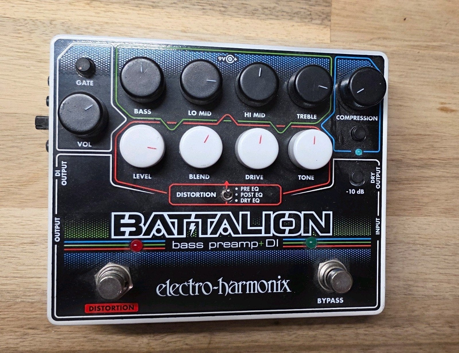 Electro-Harmonix Battalion Bass Preamp/DI, Muziek en Instrumenten, Effecten, Ophalen of Verzenden, Gebruikt, Equalizer