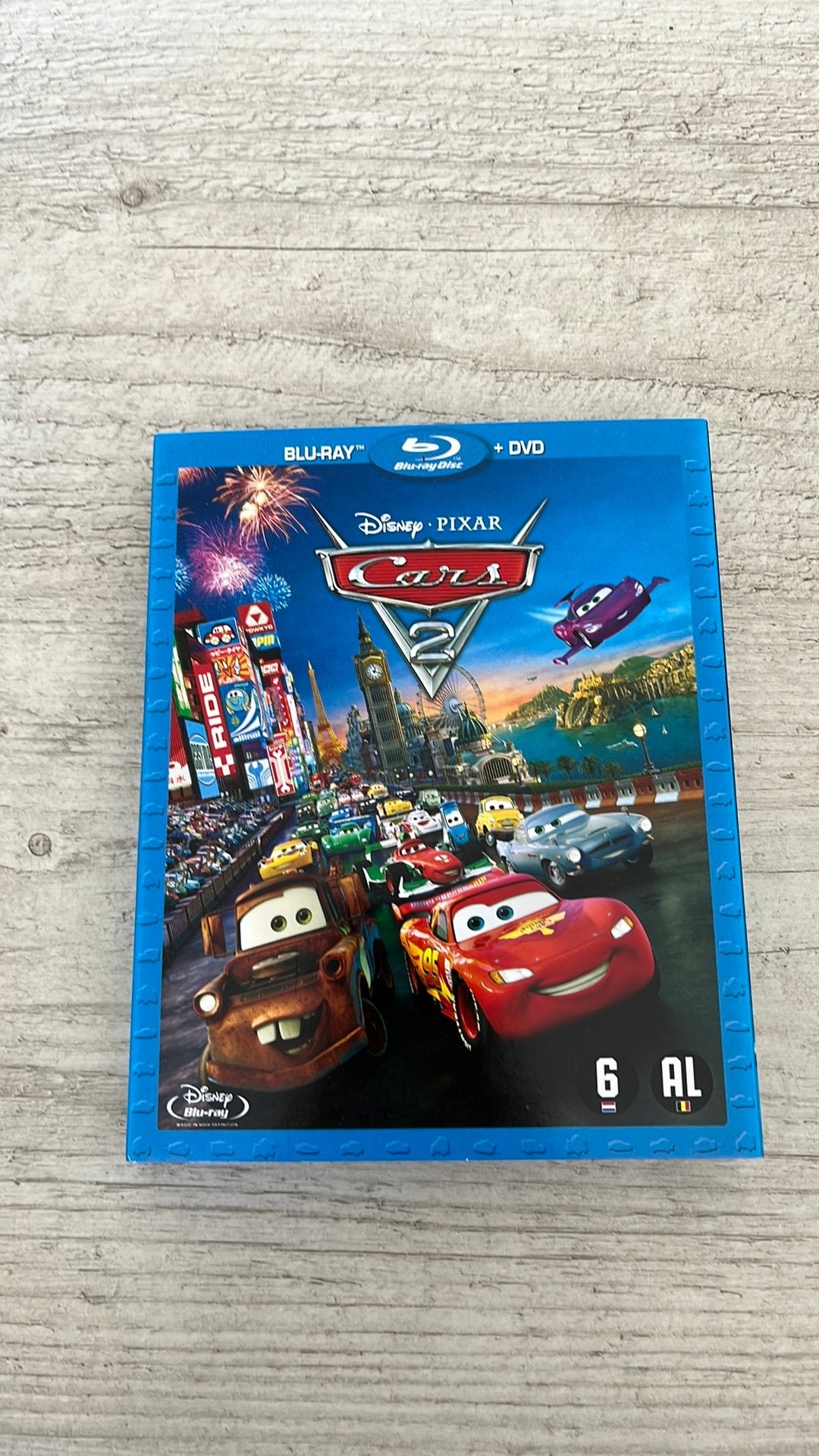 Blu-ray + dvd Cars 2 te koop, Cd's en Dvd's, Ophalen of Verzenden, Zo goed als nieuw
