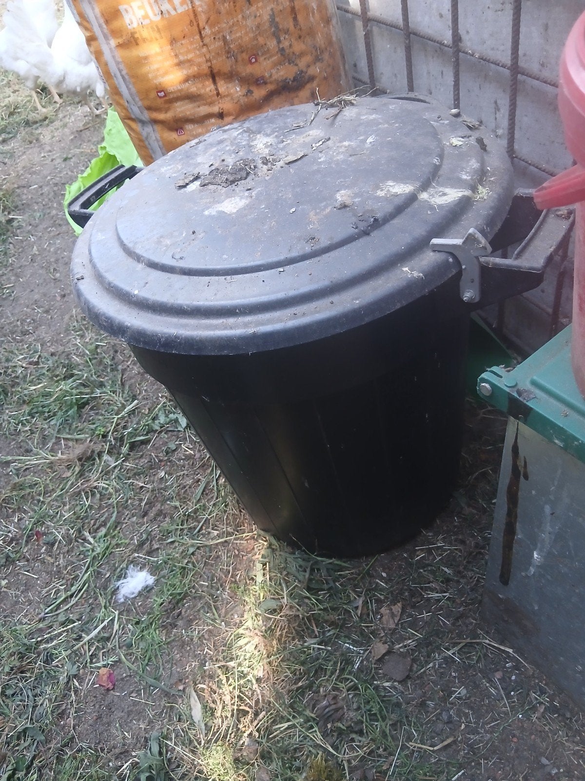Grote voerton, 40 liter of meer, Ophalen of Verzenden