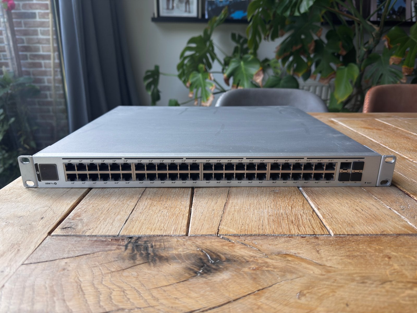 Ubiquiti Unifi Pro 48 port 600W POE++ - netwerk switch, Ophalen of Verzenden, Zo goed als nieuw