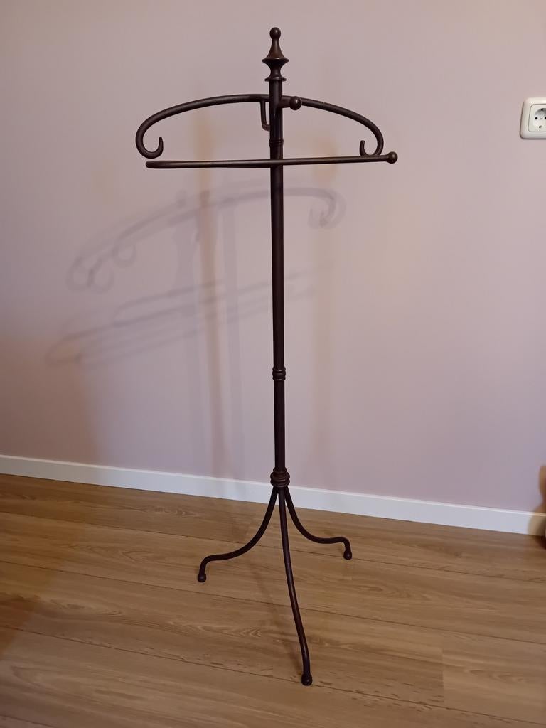 Dresboy,  kapstok voor kleding.  Bruin gietijzer. Zgan, Zo goed als nieuw, Minder dan 100 cm, Hout, Ophalen
