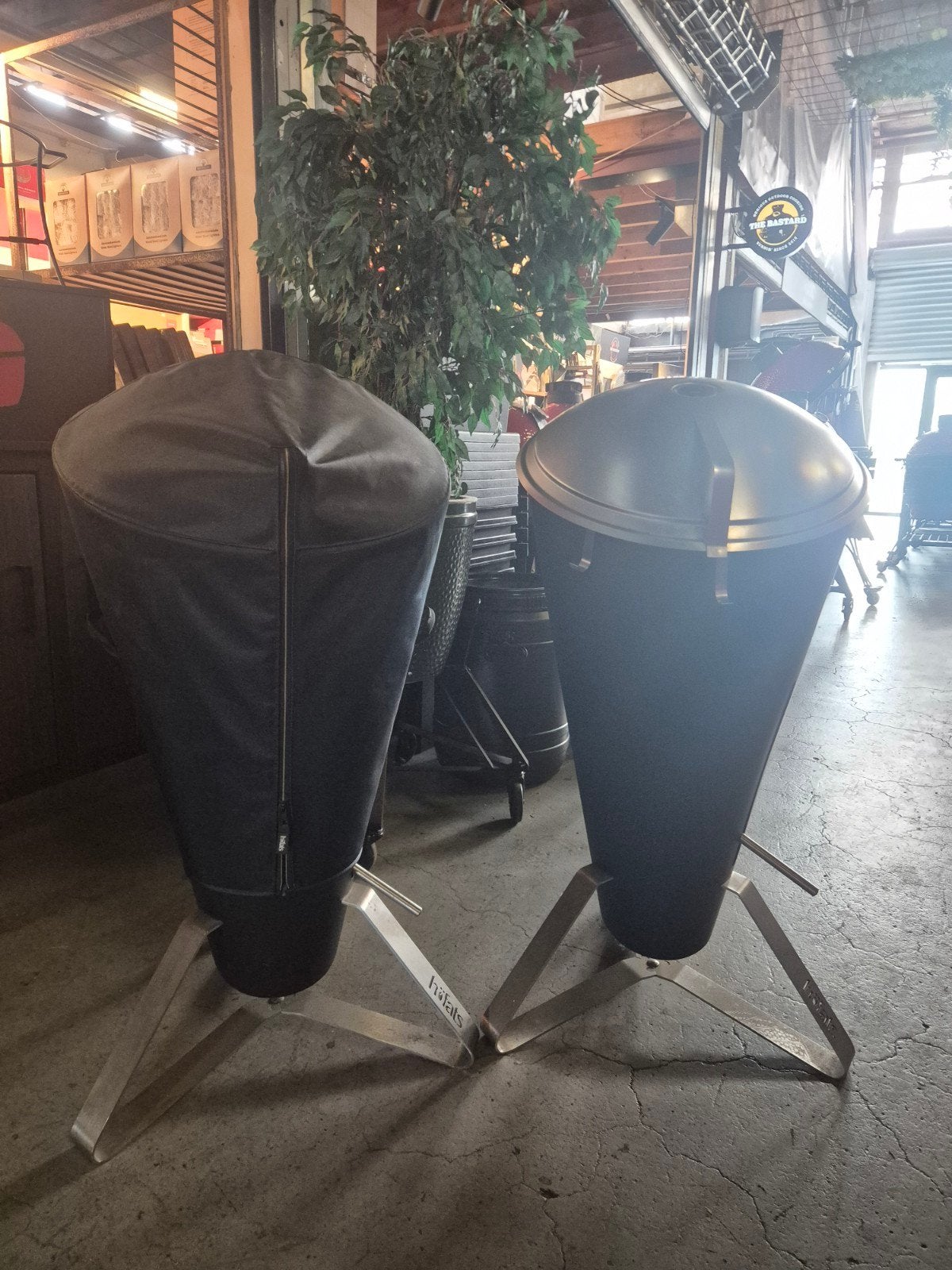 Hofats Cone RVS Barbecue Showmodel - Inclusief Hoes, Tuin en Terras, Ophalen