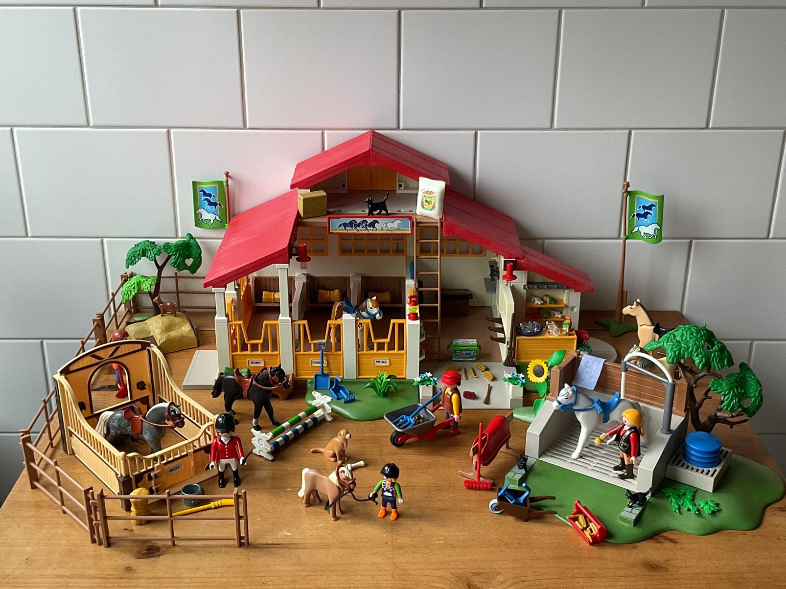 PLAYMOBIL UITGEBREIDE PAARDENMANEGE 🐎 🐎 SUPER MOOI !!, Verzenden, Gebruikt