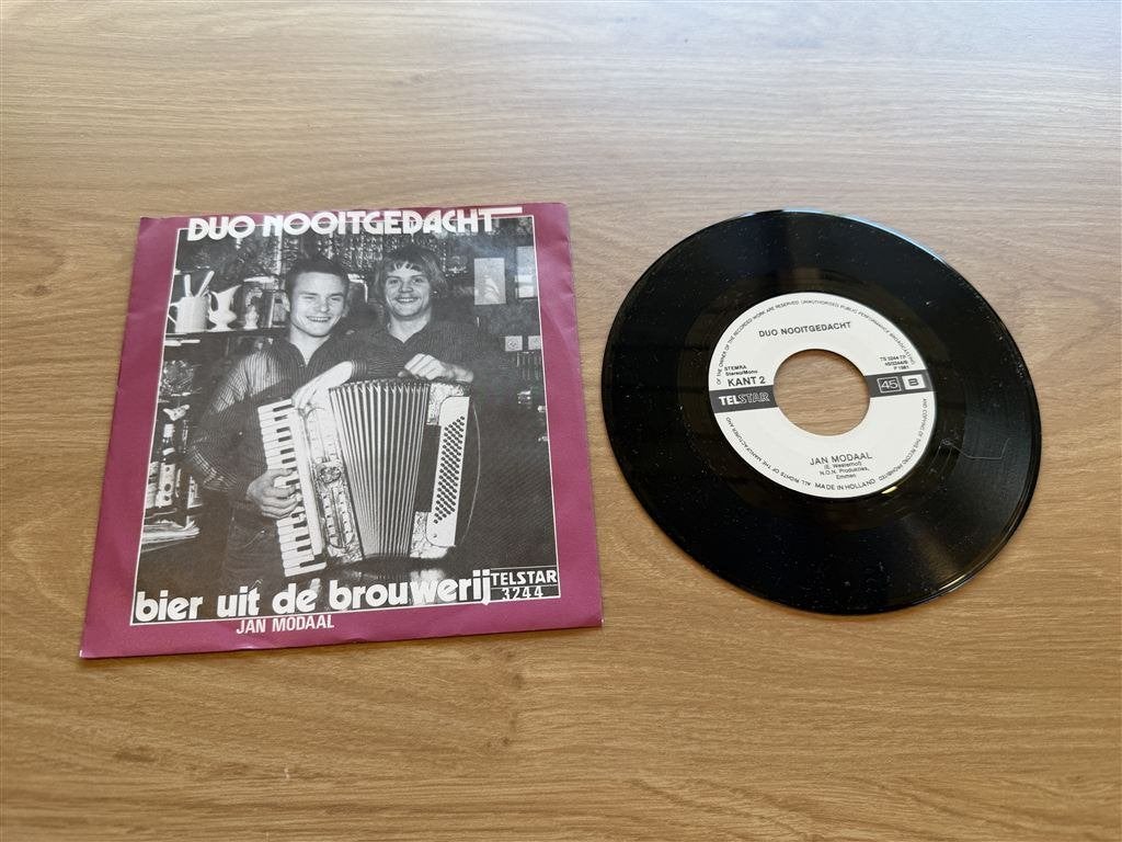 Duo nooitgedacht - bier uit de brouwerij, Cd's en Dvd's, Ophalen of Verzenden, Zo goed als nieuw, Nederlandstalig