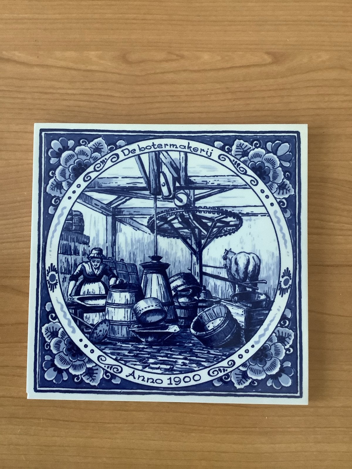 Delfts Blauw Tegeltje 'De Botermakerij' Anno 1900, 15x15cm, Antiek en Kunst, Ophalen of Verzenden
