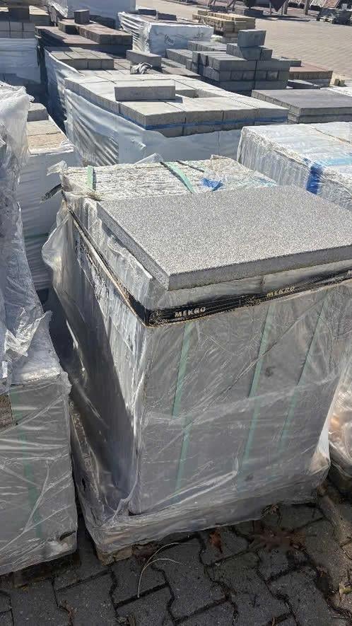 terrastegel licht grijs 60x60x4 Brest gecoat 26m2, Nieuw, Ophalen of Verzenden, 10 m² of meer, Beton