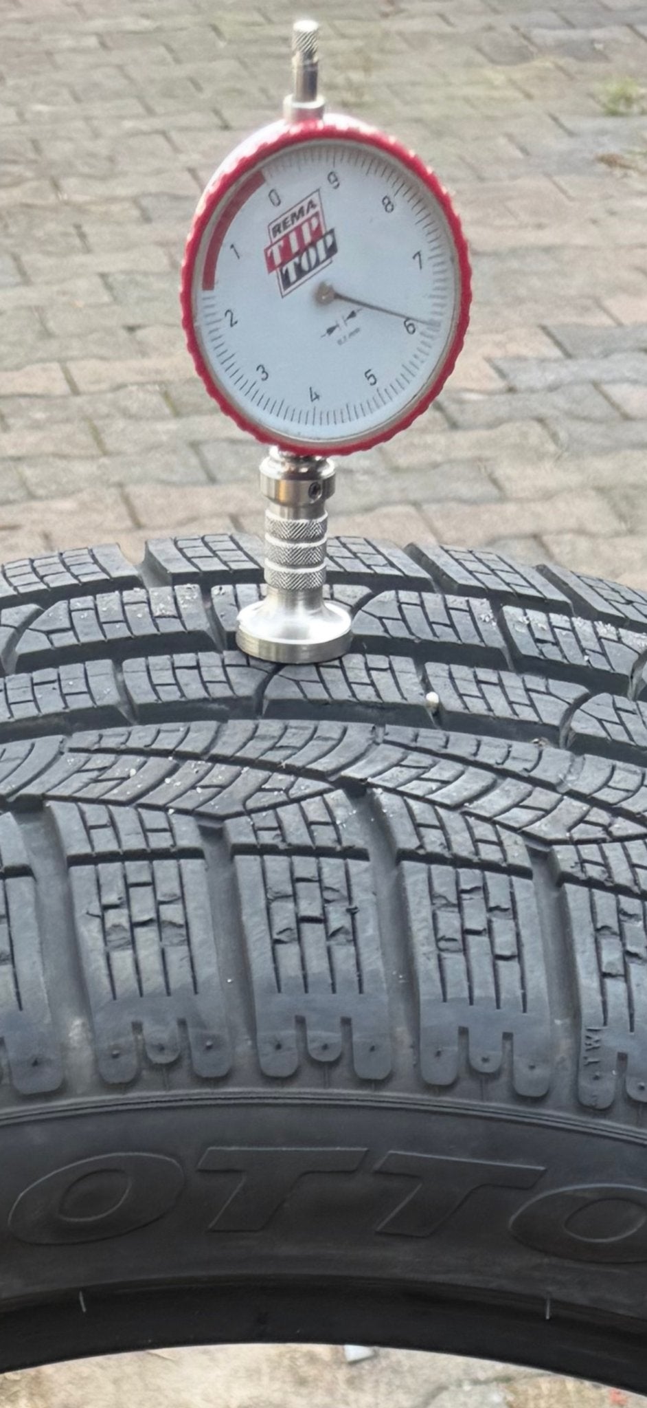 2 Pirelli winterbanden 265/35 R19, Auto-onderdelen, Banden en Velgen, Gebruikt, 265 mm, Winterbanden, Band(en)