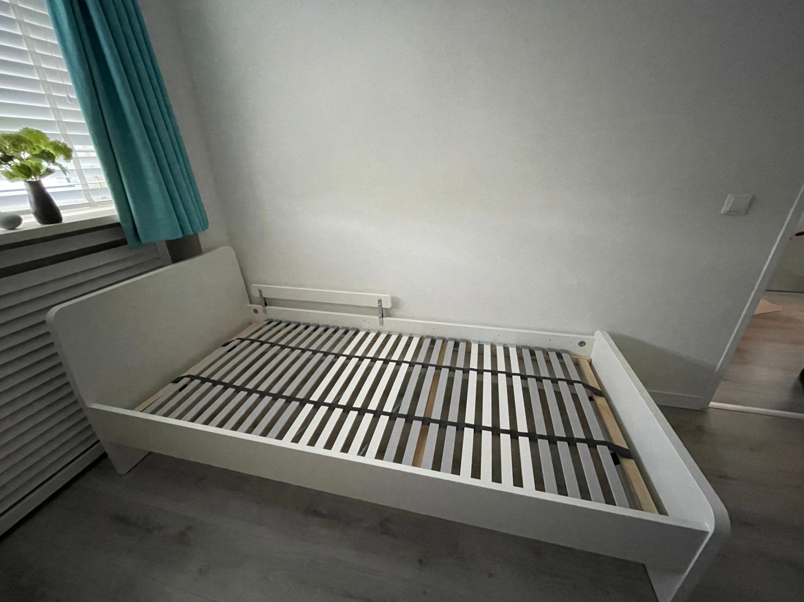 Bed wit, Ophalen, 90 cm, Eenpersoons, Wit