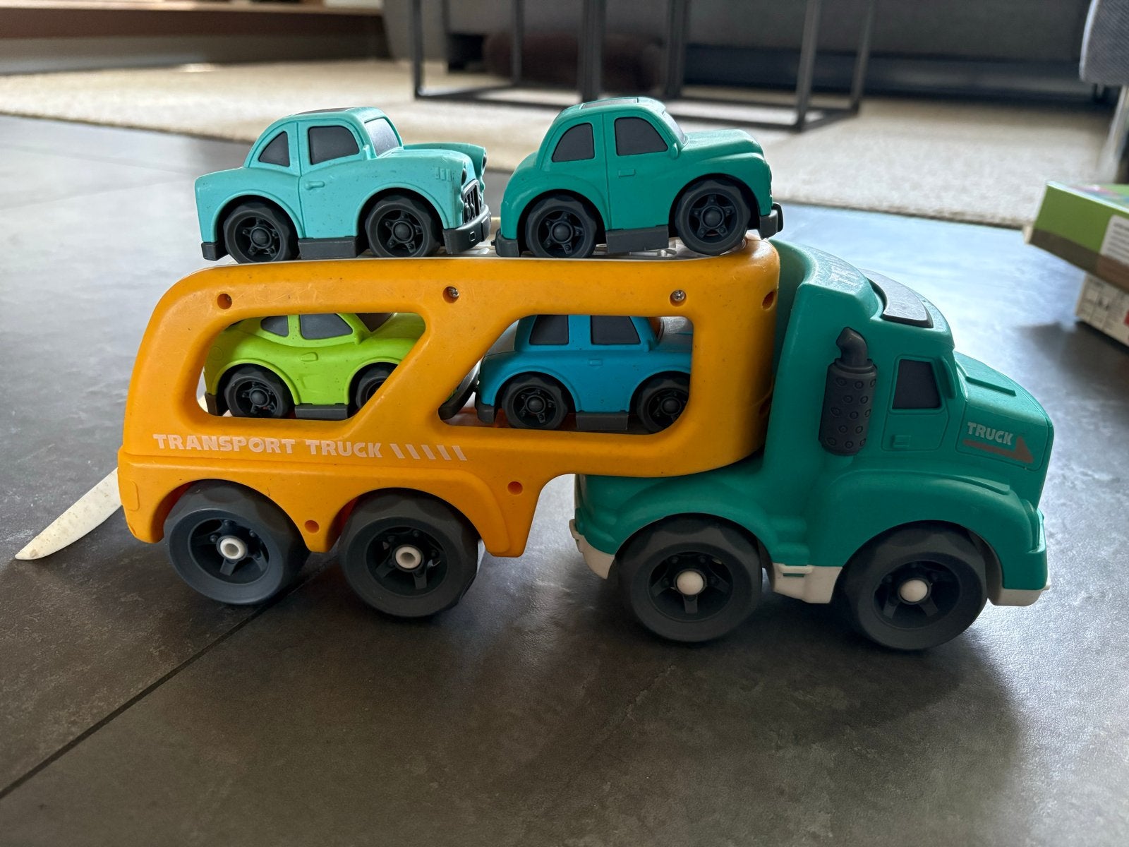 Speelgoed autotransporter met 5 auto's. Bioplastic, Ophalen of Verzenden, Gebruikt