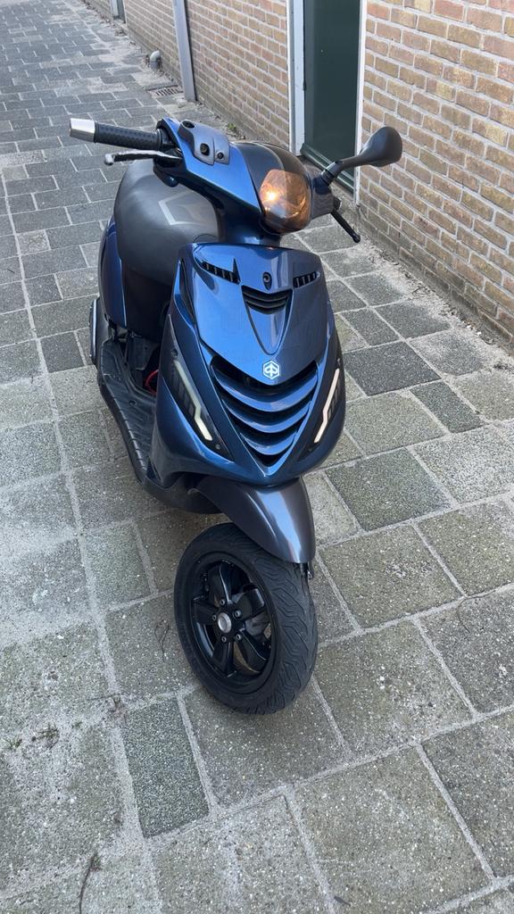 Zip 172 brom, Fietsen en Brommers, Brommeronderdelen | Scooters, Ophalen, Zo goed als nieuw, Blok, Piaggio