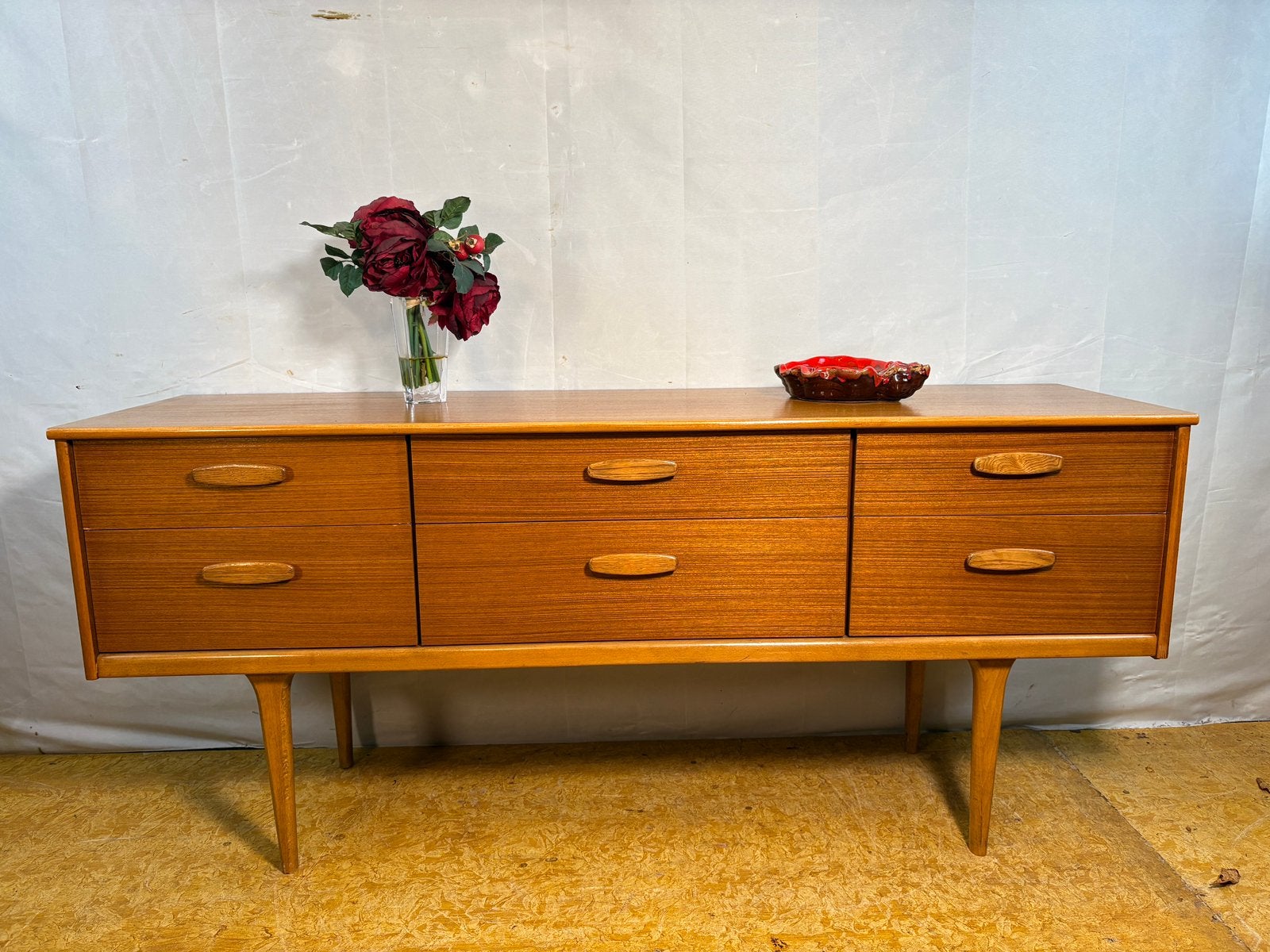 Gratis bezorging!RetroAustinsuite MidCenturyteakdressoir1960, Austinsuite, Austinsuite, Gebruikt, Austinsuite