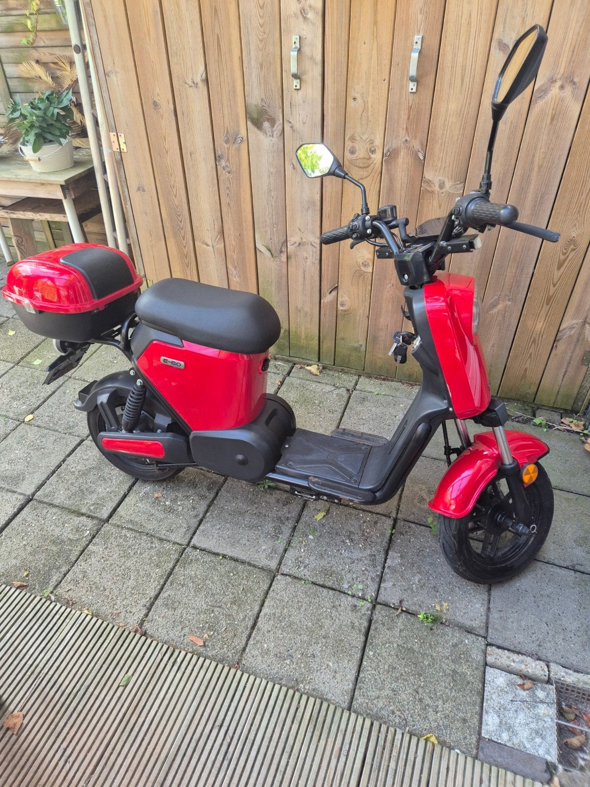 IVA E-GO S2 Elektrische Scooter - Rood, Fietsen en Brommers, Ophalen, Zo goed als nieuw, Elektrisch, Overige merken