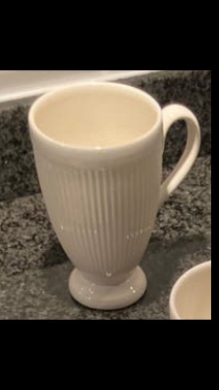 WEDGWOOD WINDSOR 1x BEKER / MOK OP VOET, Antiek en Kunst, Ophalen of Verzenden