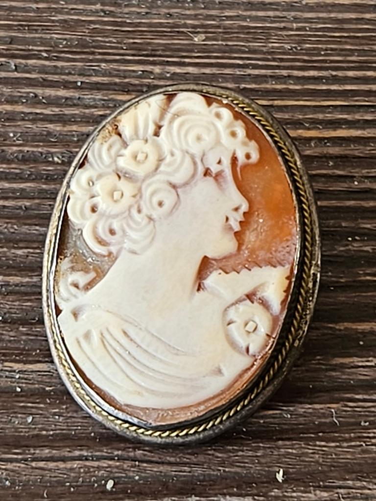 Camee oude broche gemerkt, Ophalen of Verzenden, Overige materialen, Broche