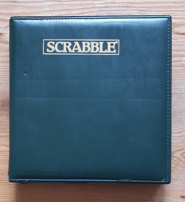 Scrabble, etui Reisspel, compact en compleet, Sint idee, Hobby en Vrije tijd, Gezelschapsspellen | Bordspellen, Een of twee spelers