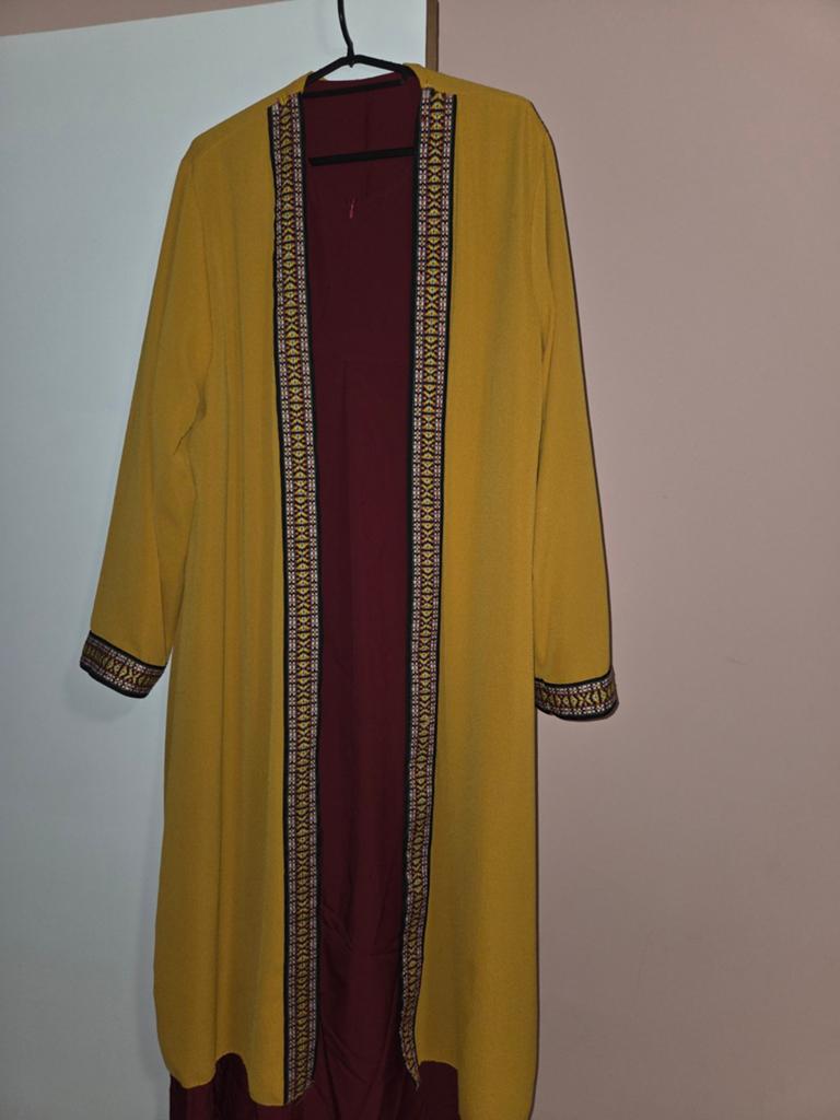 Abaya bordeaux met oker gele kimono met borduursel mt Xl, Geel, Maat 42/44 (L), Ophalen of Verzenden, Zo goed als nieuw