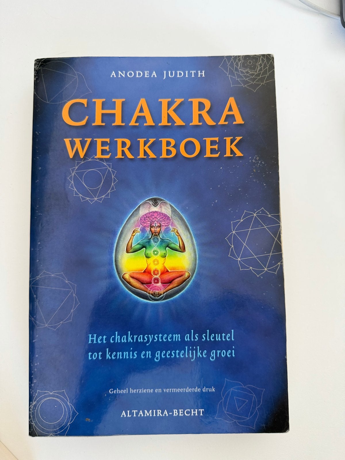 Chakra Werkboek - Anodea Judith, Ophalen of Verzenden, Gelezen, Spiritualiteit algemeen, Instructieboek