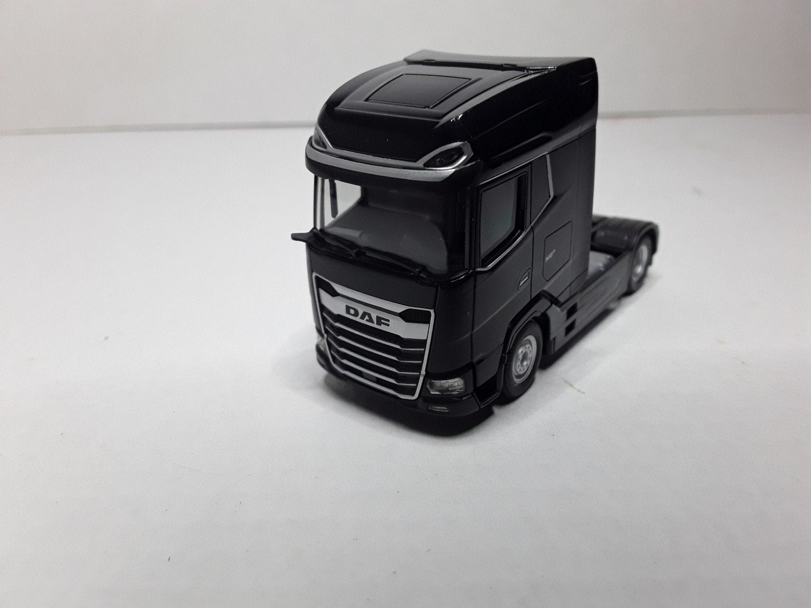 HERPA DAF XG+,zwart, Ophalen of Verzenden, Nieuw, Bus of Vrachtwagen, Herpa