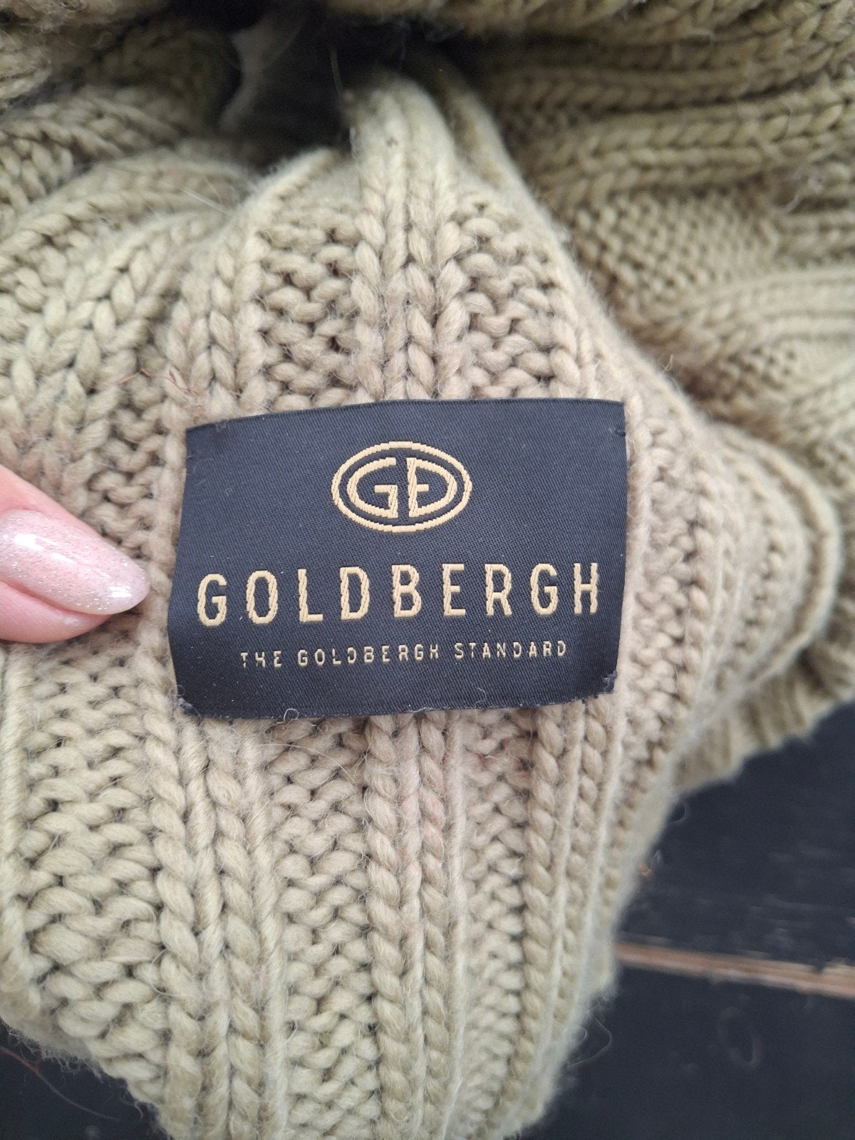 Goldbergh Muts met Bontpompon, Goldbergh, Ophalen of Verzenden, Zo goed als nieuw, Muts