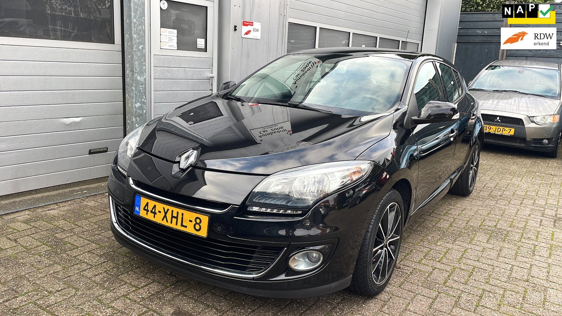 Renault Mégane 1.4 TCe Bose-Leder-Navi-Clima-Cruis-Trekhaak, Auto's, Voorwielaandrijving, Gebruikt, Zwart, 4 cilinders