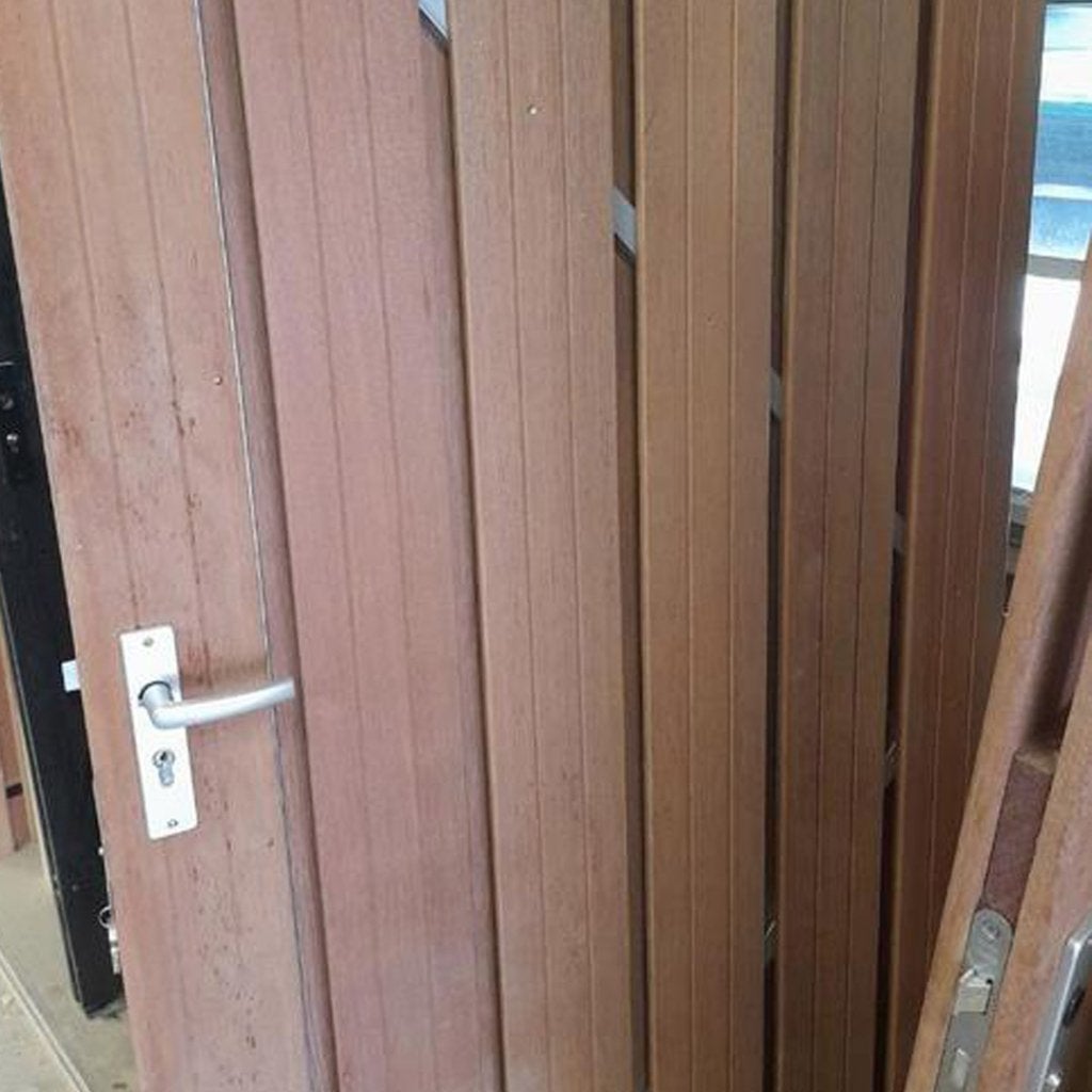 Poortdeur hardhout met stalen frame (*)