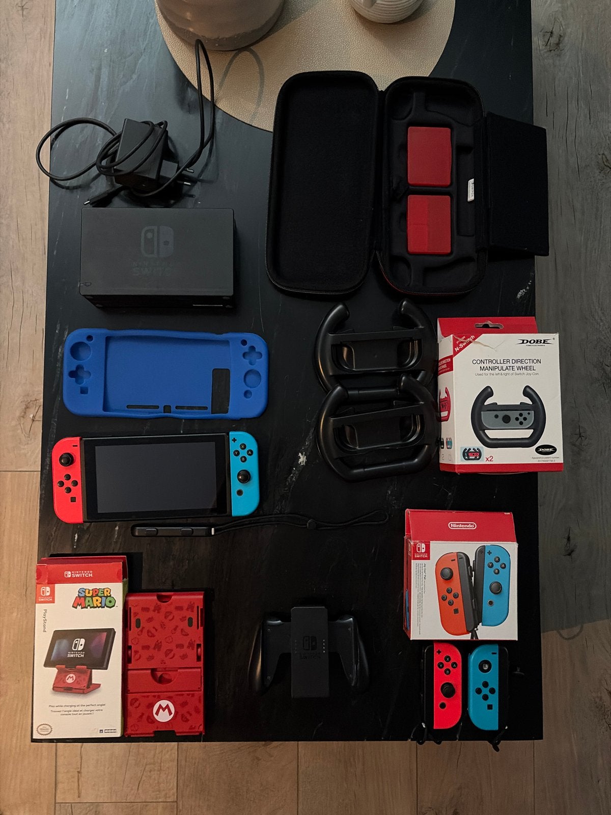 Nintendo Switch met veel accessoires (excl. games), Spelcomputers en Games, Spelcomputers | Nintendo Switch, Ophalen of Verzenden