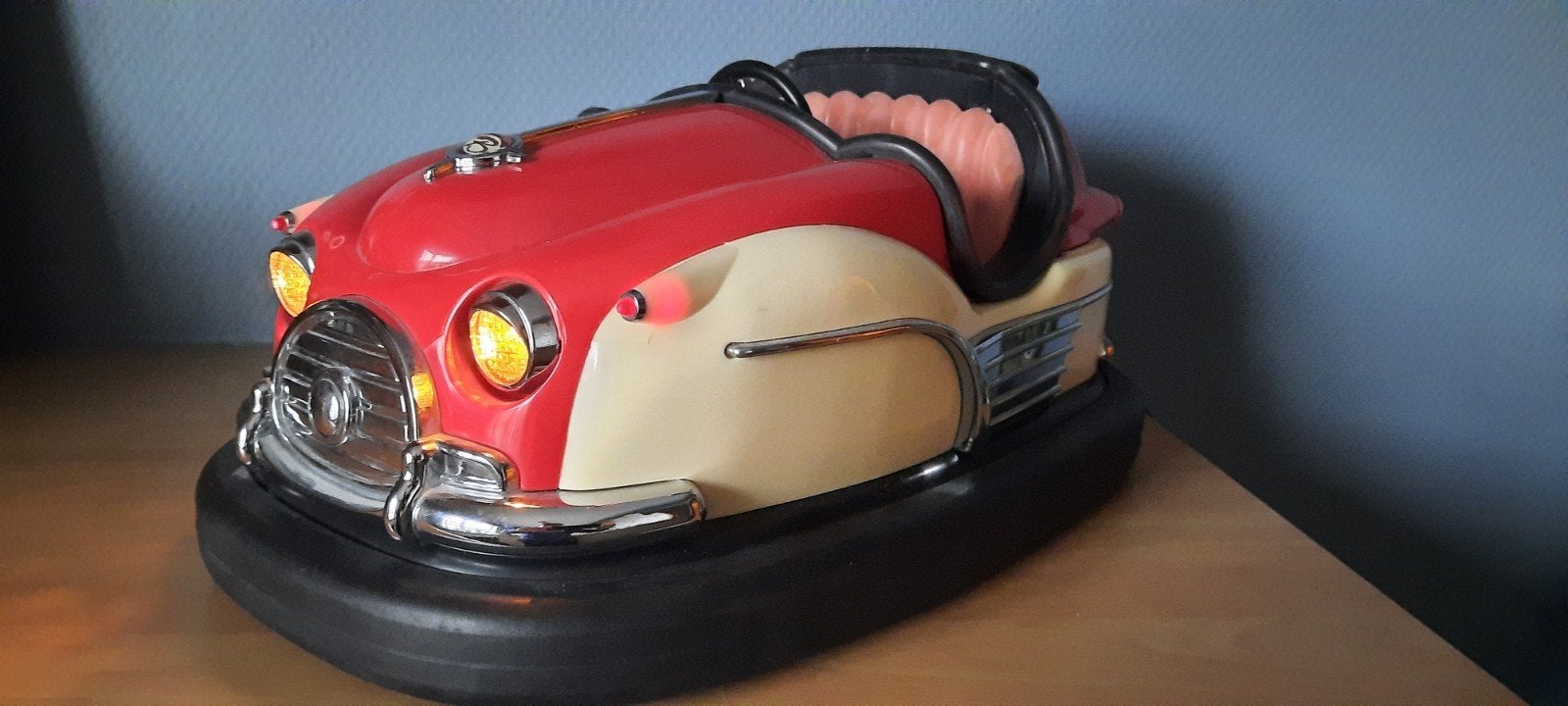 Vintage Bumper Car Radio - Rood/Crème Retro Design, Audio, Tv en Foto, Radio's, Ophalen of Verzenden, Zo goed als nieuw, Radio