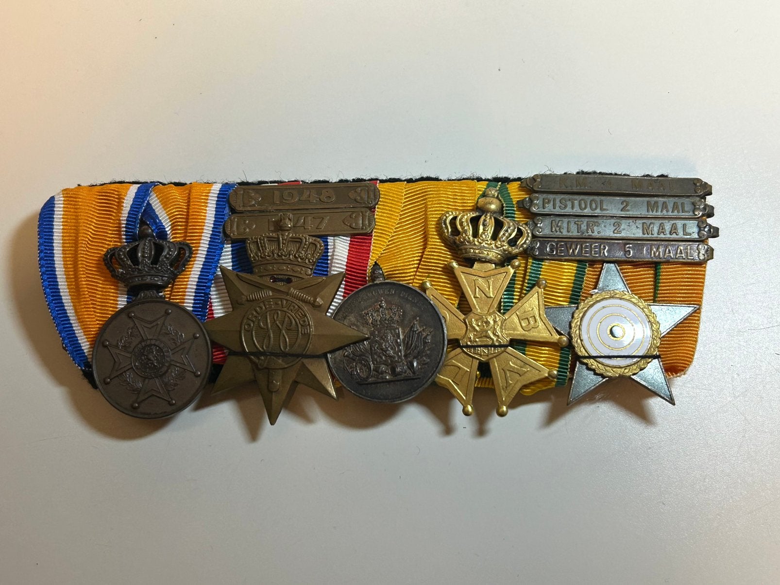 Medailles spange opgemaakt 5 medailles, Verzamelen, Verzenden, Landmacht, Nederland, Lintje, Medaille of Wings
